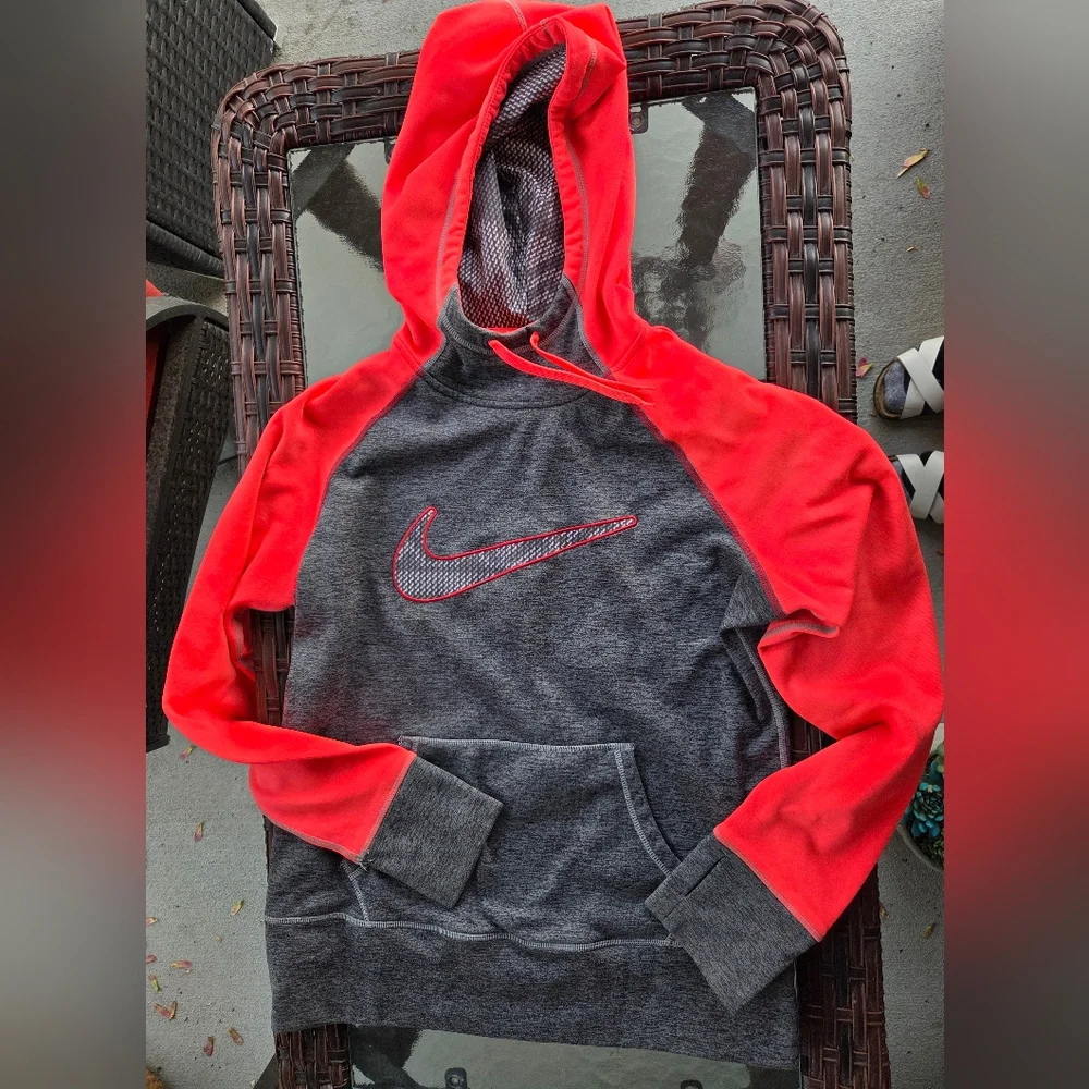 Nike Therma Fit Swoosh Training Pullover Hoodie Women's Medium Neon Pink Gray